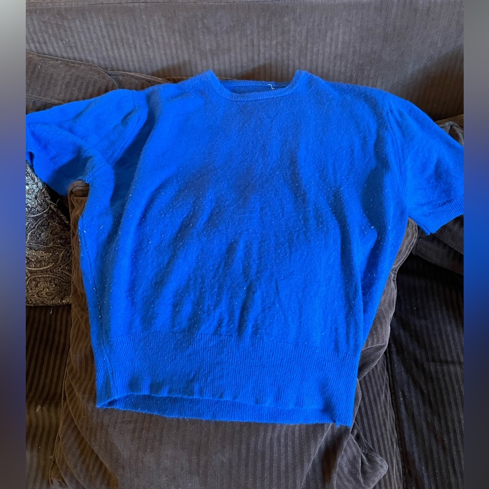 Vintage women’s crop top sweater